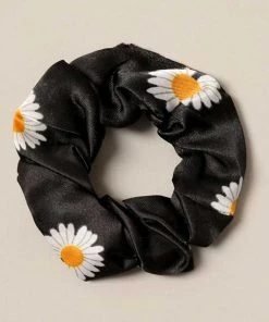 Fashion City Daisy Print Silk Hair Scrunchies New Arrivals 17 Fashion City Daisy Print Silk Hair Scrunchies New Arrivals