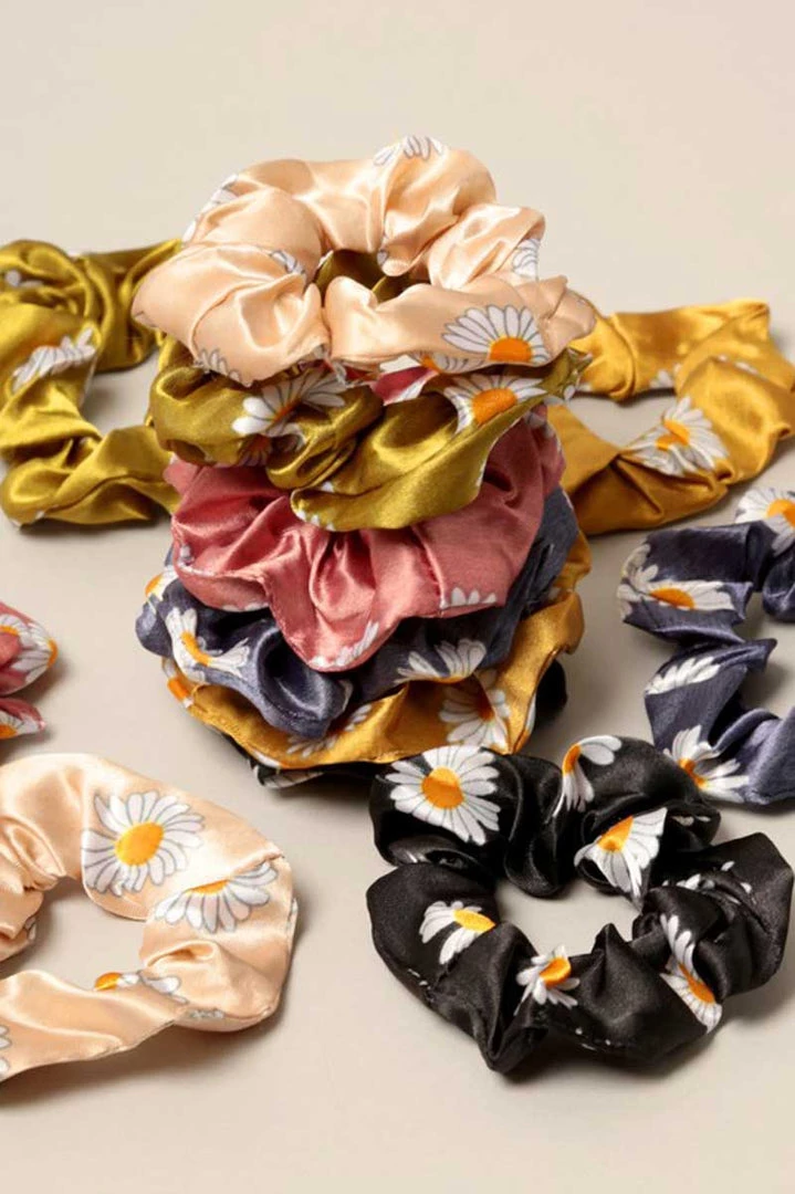 Fashion City Daisy Print Silk Hair Scrunchies New Arrivals 1 Fashion City Daisy Print Silk Hair Scrunchies New Arrivals