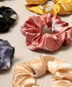 Fashion City Daisy Print Silk Hair Scrunchies New Arrivals 14 Fashion City Daisy Print Silk Hair Scrunchies New Arrivals