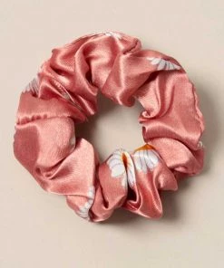 Fashion City Daisy Print Silk Hair Scrunchies New Arrivals 16 Fashion City Daisy Print Silk Hair Scrunchies New Arrivals