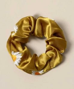 Fashion City Daisy Print Silk Hair Scrunchies New Arrivals 15 Fashion City Daisy Print Silk Hair Scrunchies New Arrivals