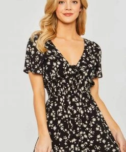 Love Tree Daisy Print Tie Front Romper