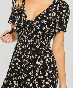 Love Tree Daisy Print Tie Front Romper