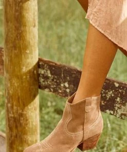 Dolce Vita Silma Bootie In Truffle Suede