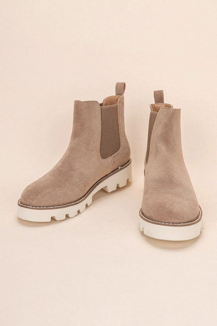 Miracle Miles Jessie Chunky Sole Chelsea Boot 4 Miracle Miles Jessie Chunky Sole Chelsea Boot