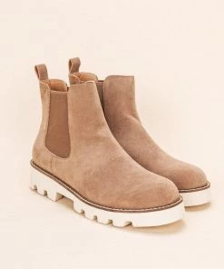 Miracle Miles Jessie Chunky Sole Chelsea Boot 6 Miracle Miles Jessie Chunky Sole Chelsea Boot