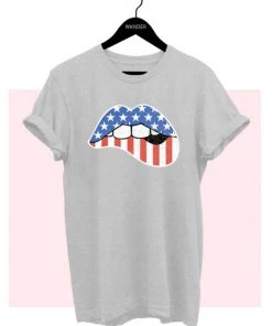 WKNDER Kiss Me USA Graphic Tee New Arrivals