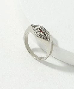 Nihao Kisses Kisses Pavé Lip Ring