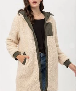 Love Tree New Arrivals Reversible Quilted Sherpa Jacket