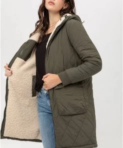 Love Tree New Arrivals Reversible Quilted Sherpa Jacket