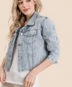 Veveret Washed Denim Jacket With Rhinestone New Arrivals